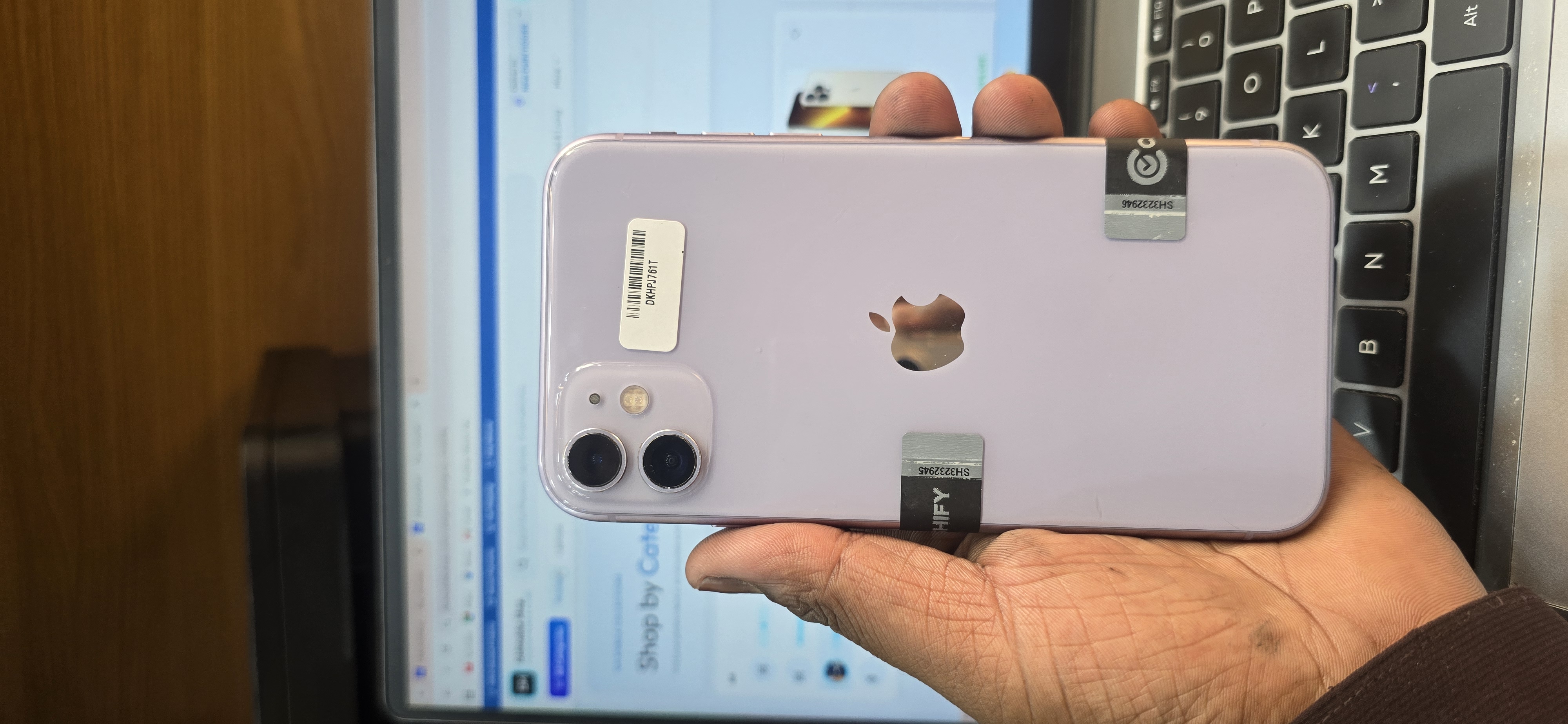 IPHONE 11